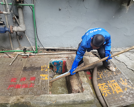 坡心镇清掏化粪池