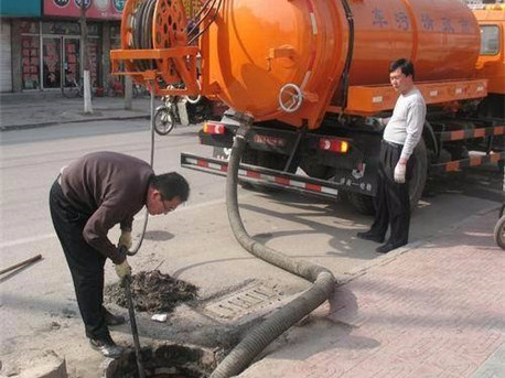 坡心镇清掏化粪池，健康生活从这里开始